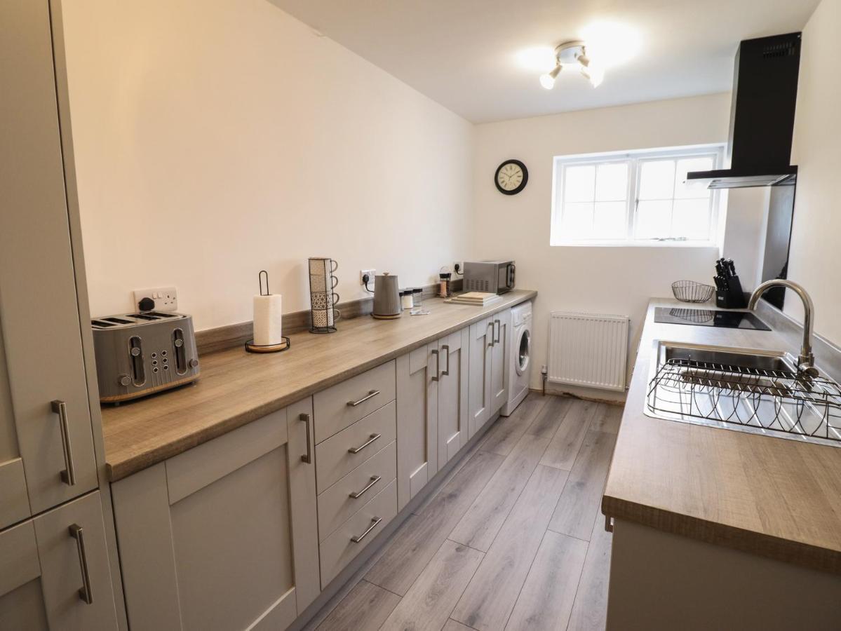 The Old Coach House Apartment Conwy Exterior photo